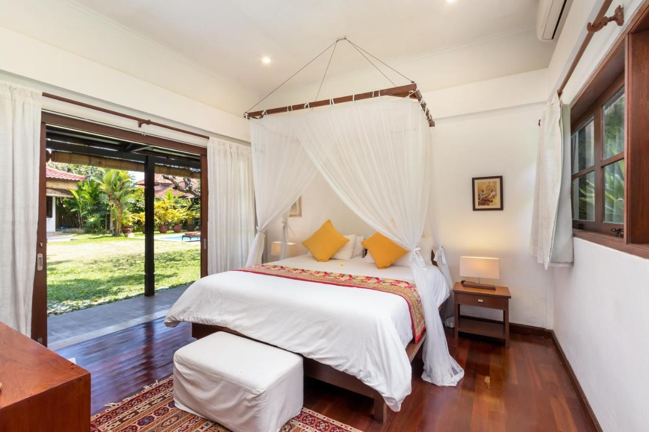 Villa Eight Seminyak Buitenkant foto