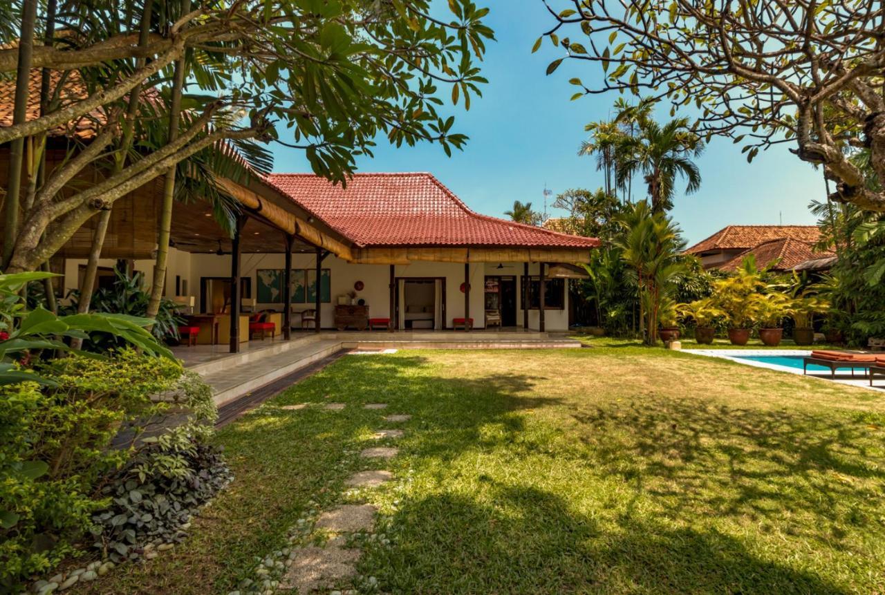 Villa Eight Seminyak Buitenkant foto