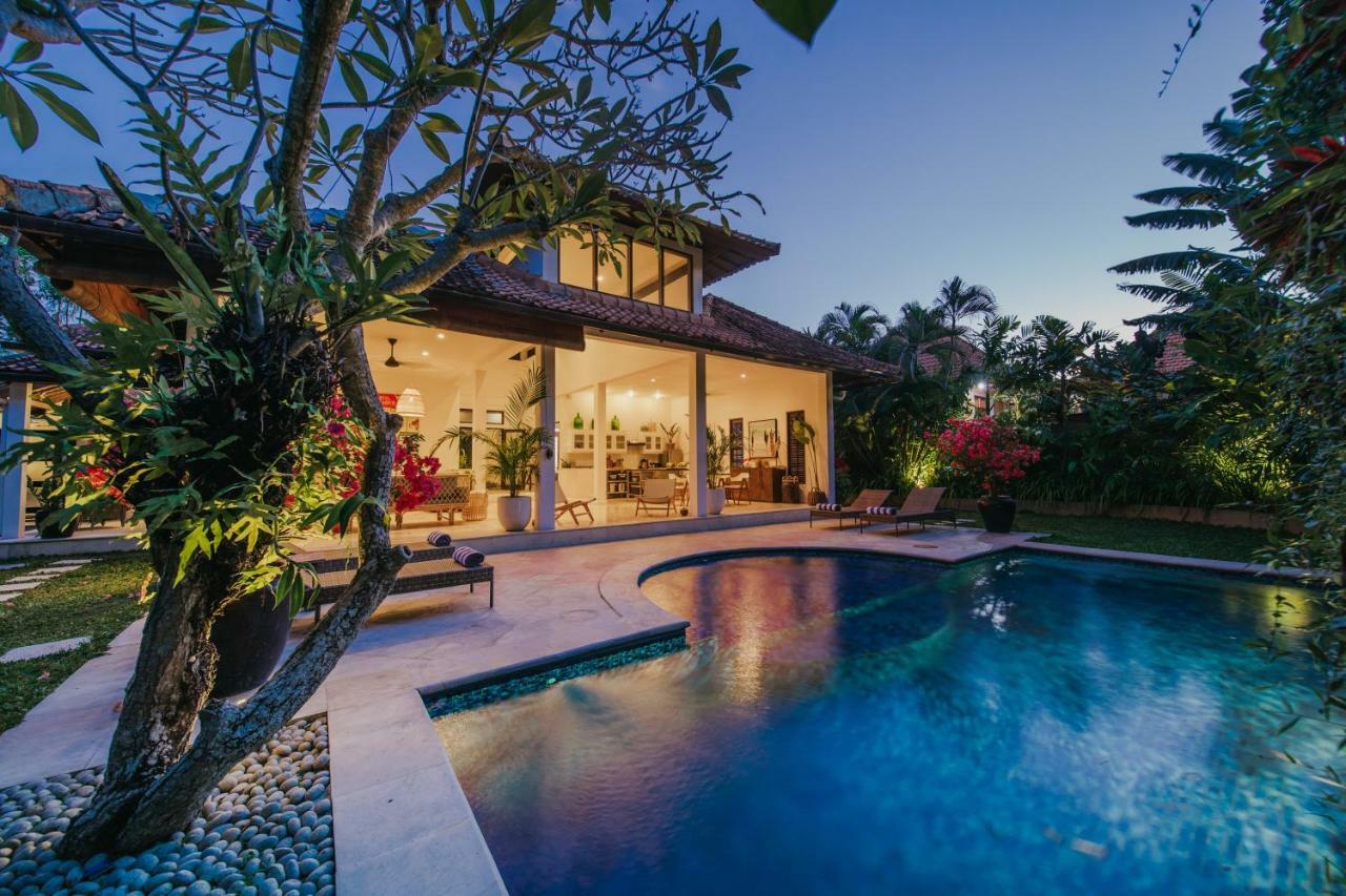 Villa Eight Seminyak Buitenkant foto