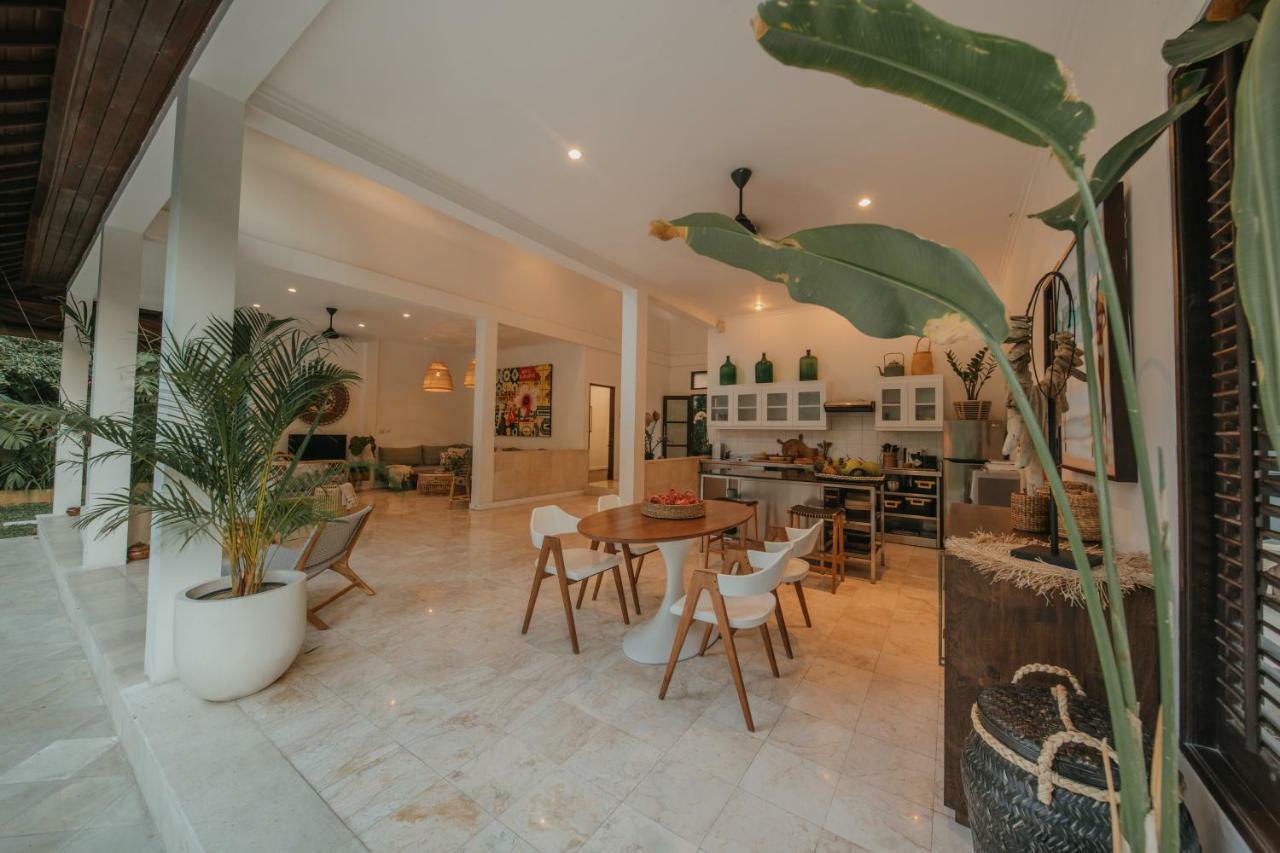 Villa Eight Seminyak Buitenkant foto