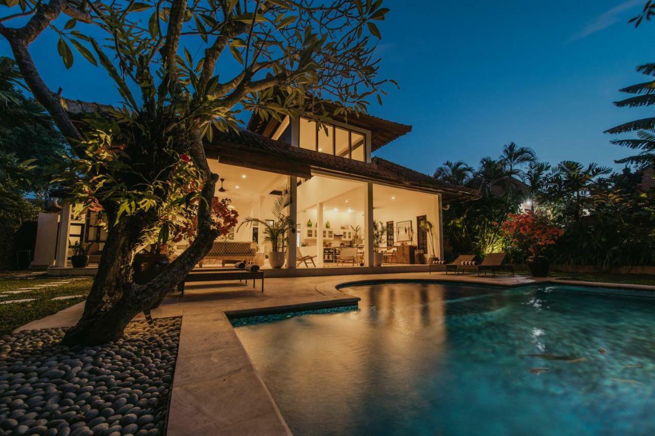 Villa Eight Seminyak Buitenkant foto